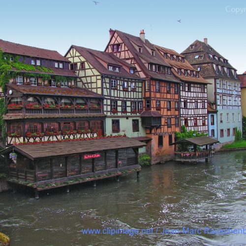 Petite France, ill , terrasse bord eau,Strasbourg