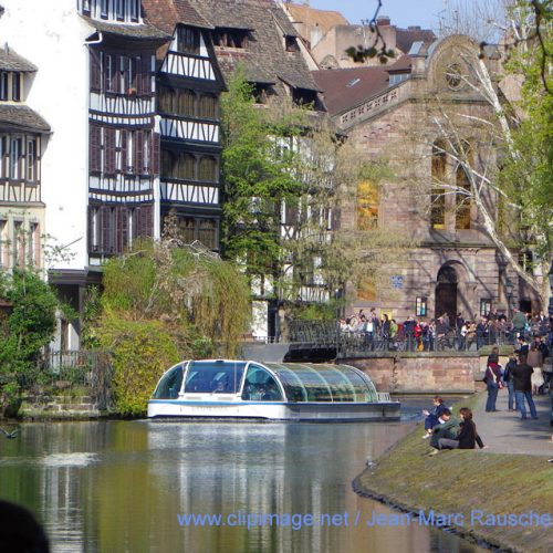 Quai,Petite France, maison, alsaciennes, Strasbourg,bateau mouche
